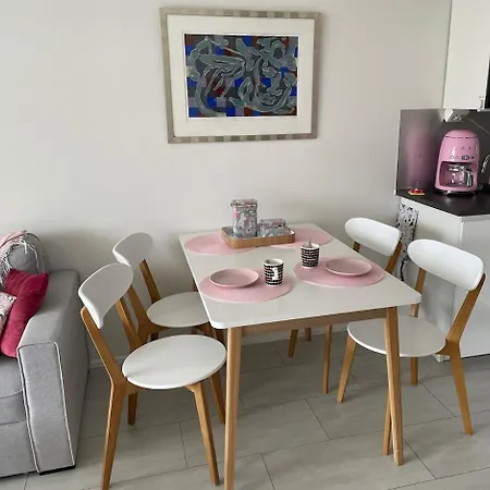 Puistotien Aurinkoinen Kaksio Appartamento