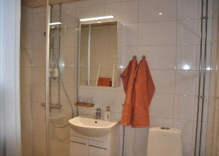 Puistotien Aurinkoinen Kaksio * Naantali